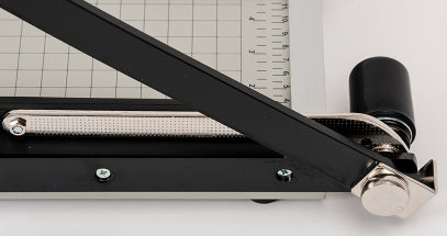 DAHLE Vantage 18e 18" Guillotine Paper Trimmer